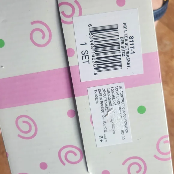 A Classy Chic Boutique White Tea Set with Yellow Plaid Case - Picture 8 of 8